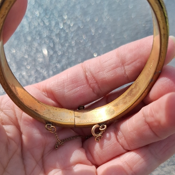 Gold  1/20 12K GF Floral Engraved Hinged Bangle Bracelet - Picture 2 of 6